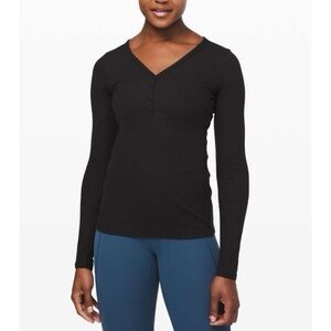 Lululemon Close Call Long Sleeve Henley Top Solid Black Pullover Small V Neck